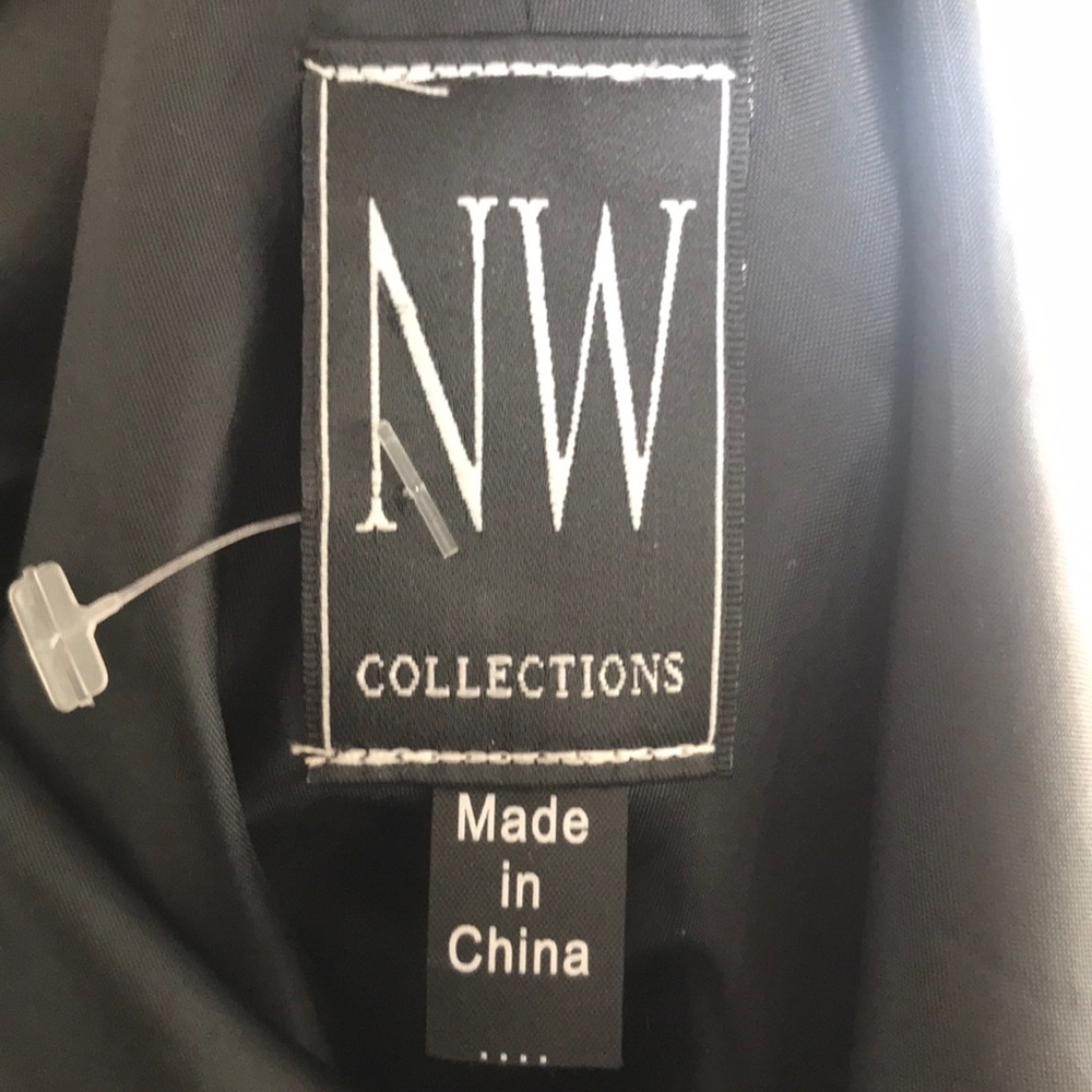 Gorgeous Basic Black Full Length Gown - image 3